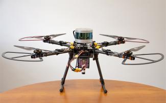 IPH entwickelt autonom fliegende Indoor-Drohne